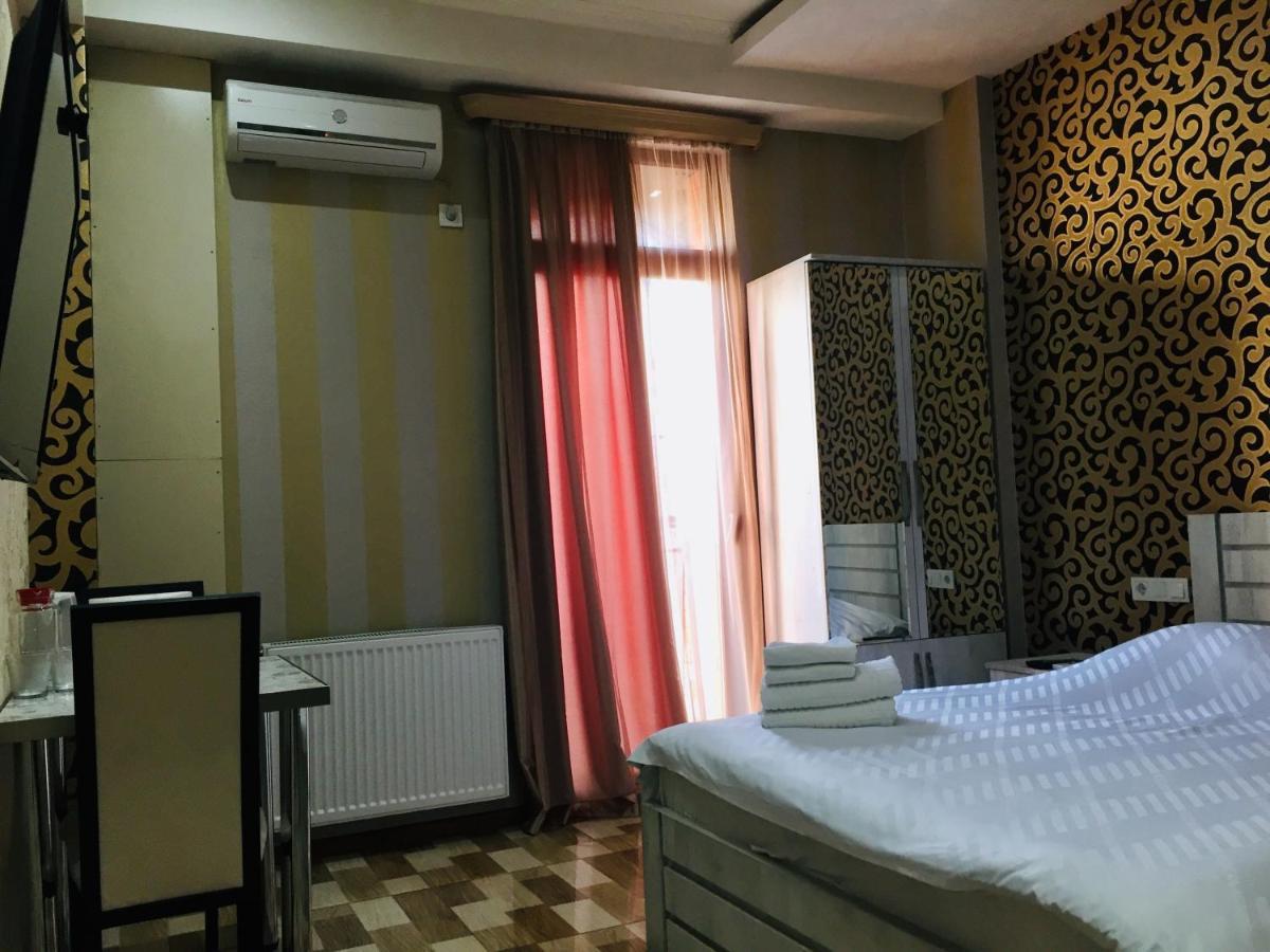 Hotel Tourist Tiflis Exterior foto
