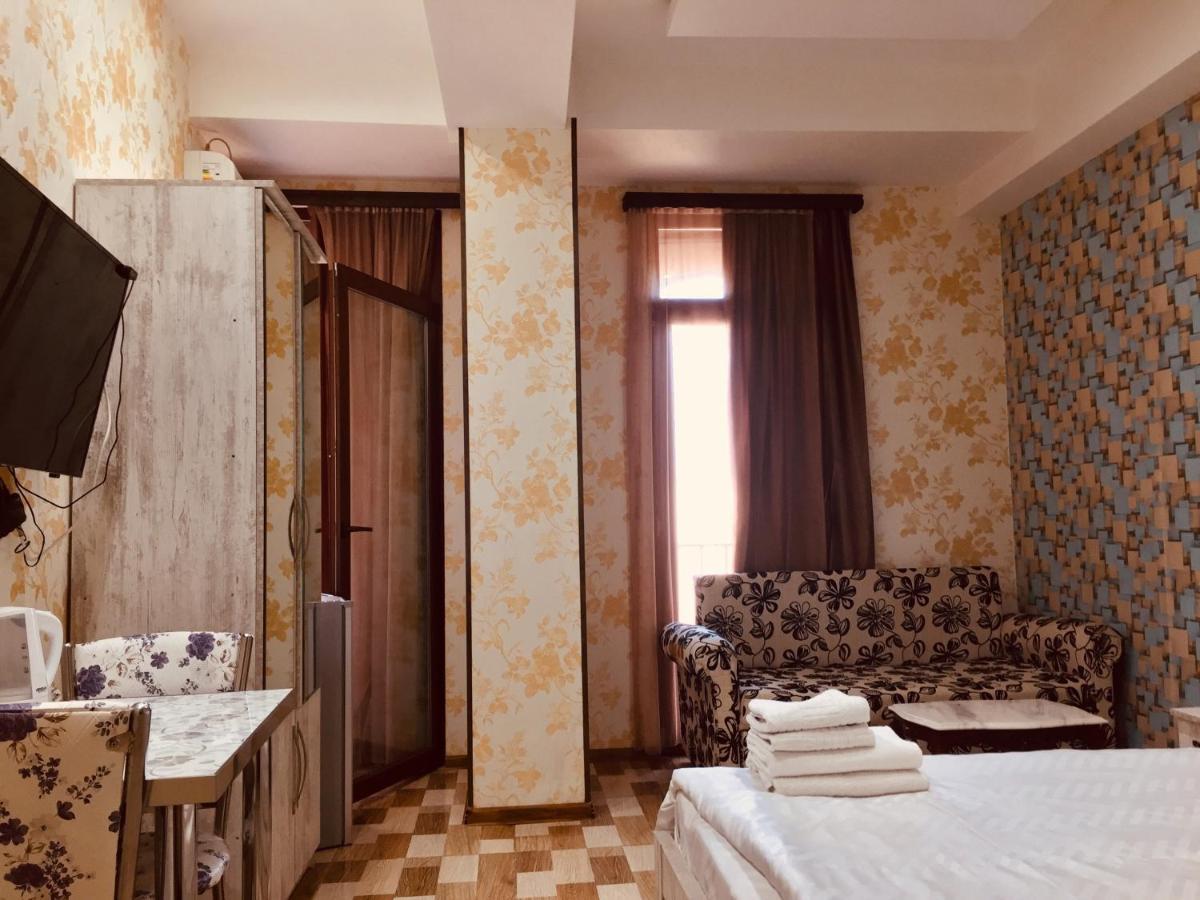 Hotel Tourist Tiflis Exterior foto